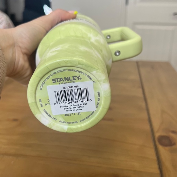 Stanley: 40 oz. Limited edition citron die dye - Picture 3 of 3